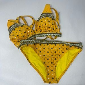 New Jessica Simpson 2 piece bikini swimsuit daisy floral Medium